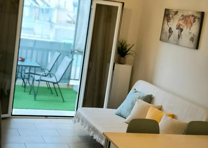 Penthouse With An Incredible View 350M From Metro Station!